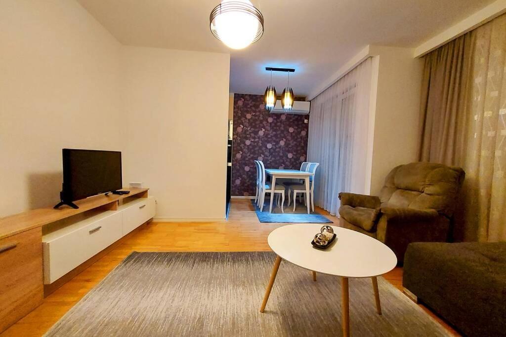 Apartment 13C Pristina Eksteriør bilde